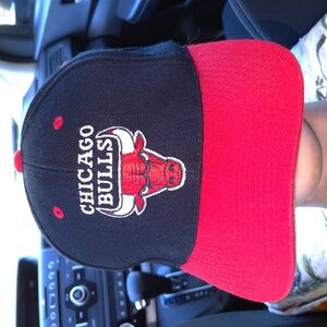 Vtg NBA Chicago Bulls Embroidered Logo Officially Licensed Prod Snapback Cap Hat